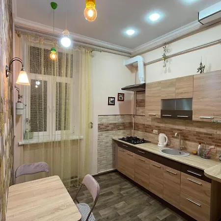 Apartment В Центре,Море 10 Минут Новая